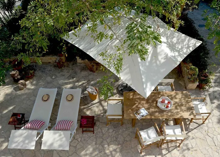 Fuoridalgusciohome Bed & Breakfast 3*